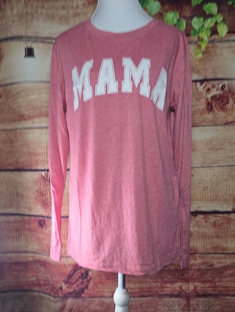NWOT Classic 'MAMA' Long Sleeve Tee